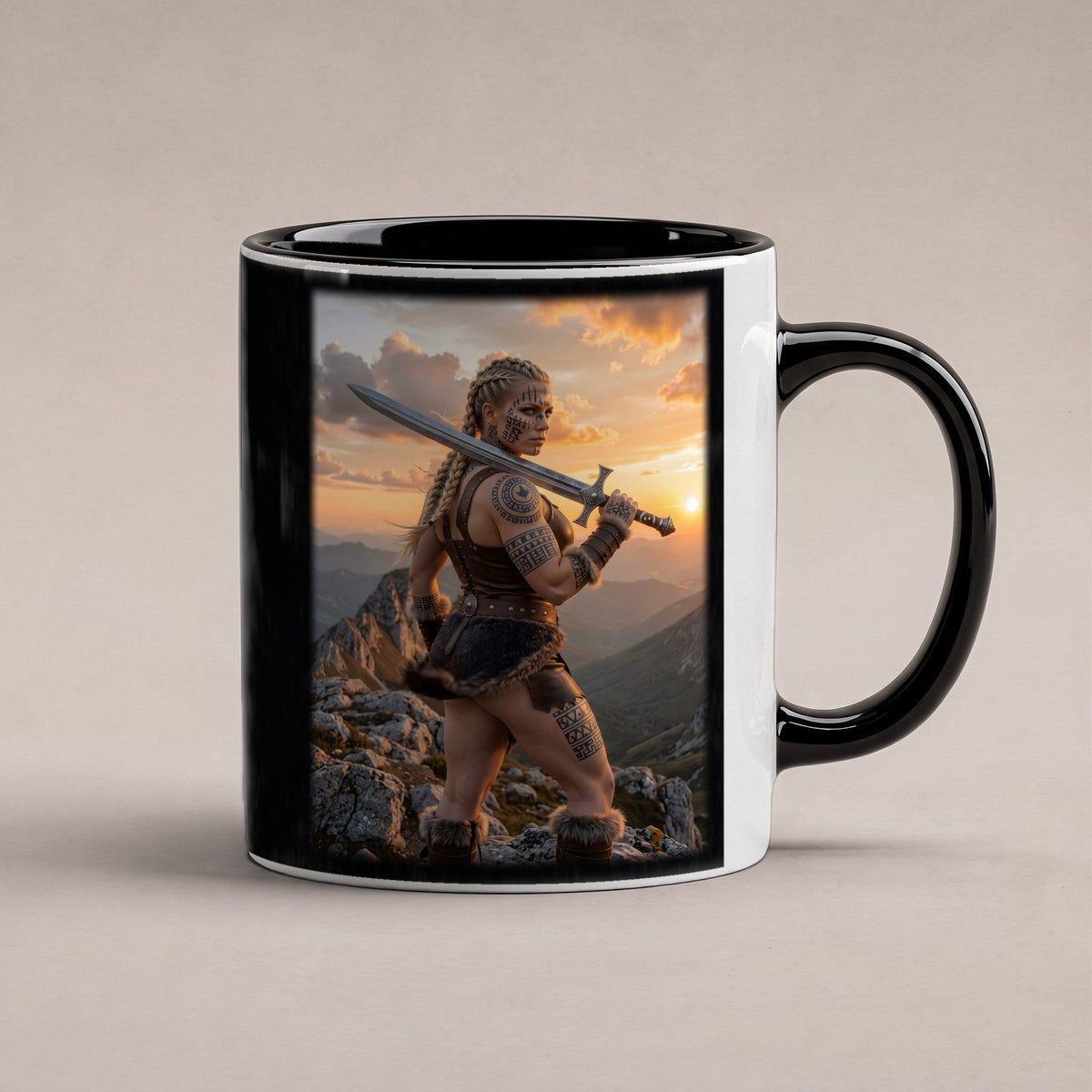 Wacht am Grat – Tasse innen schwarz, freigestellt