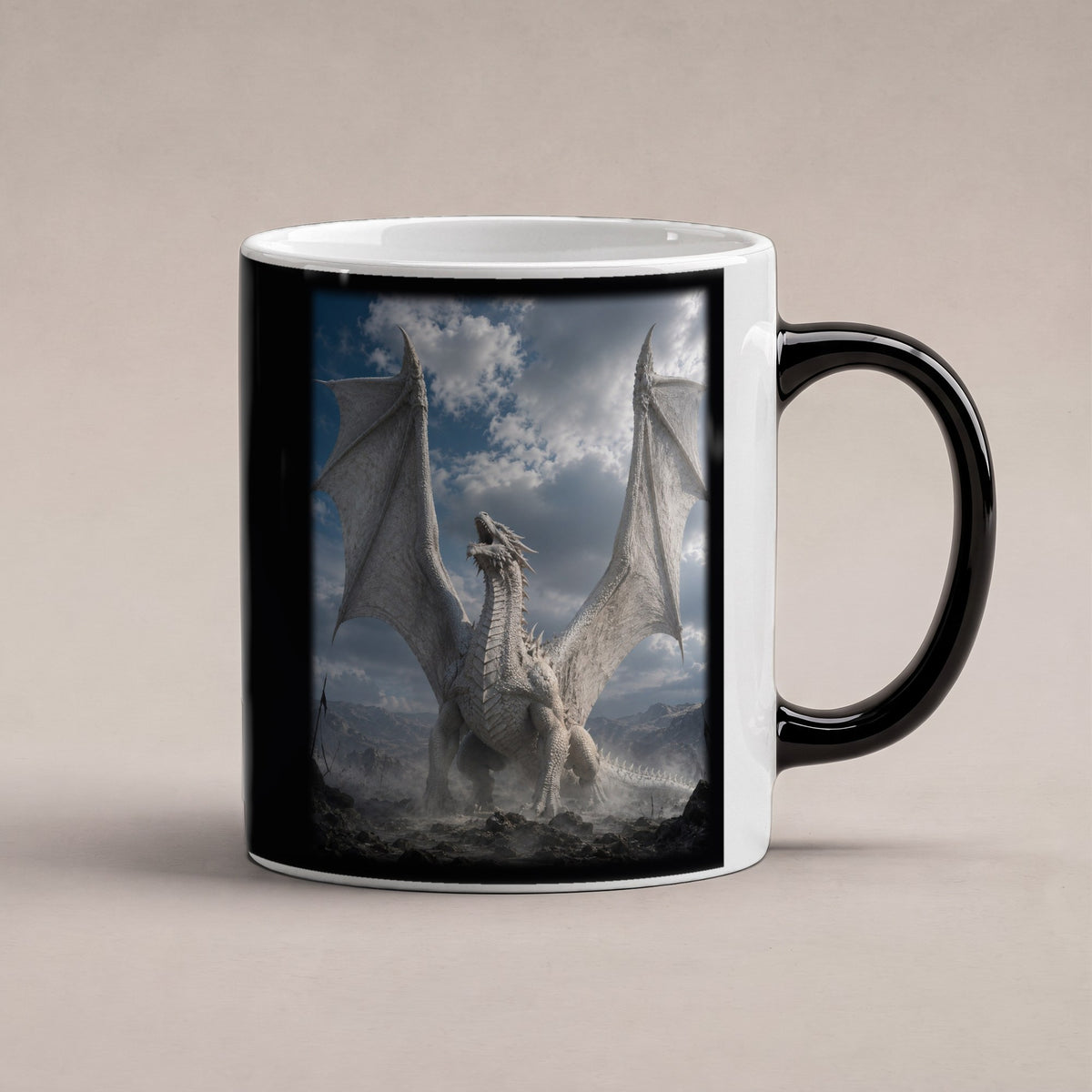Der Weiße Drache – Black Edition Zaubertasse mit Motiv (heiß), freigestellt