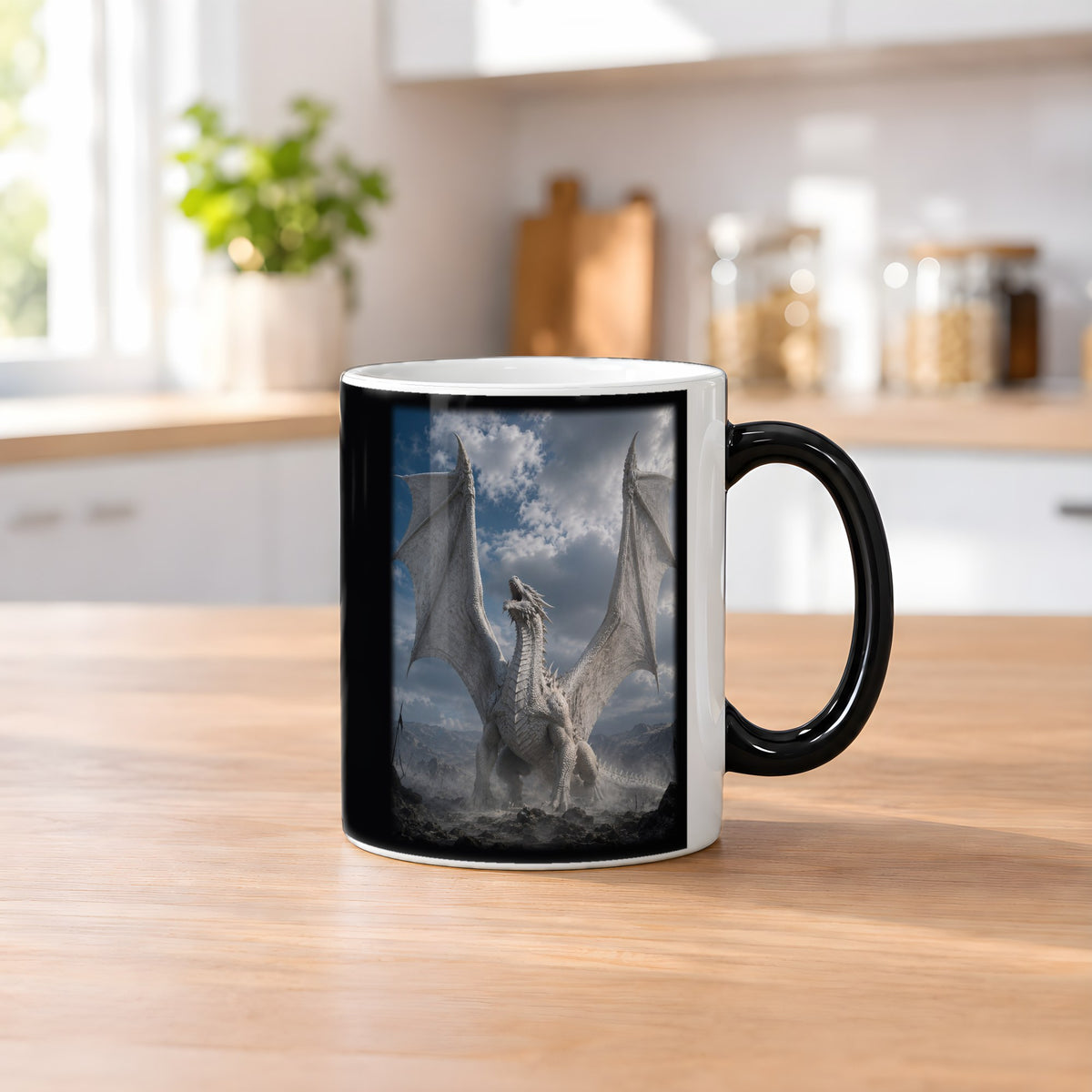 Der Weiße Drache – Black Edition Zaubertasse mit Motiv (heiß), auf dem Küchentresen