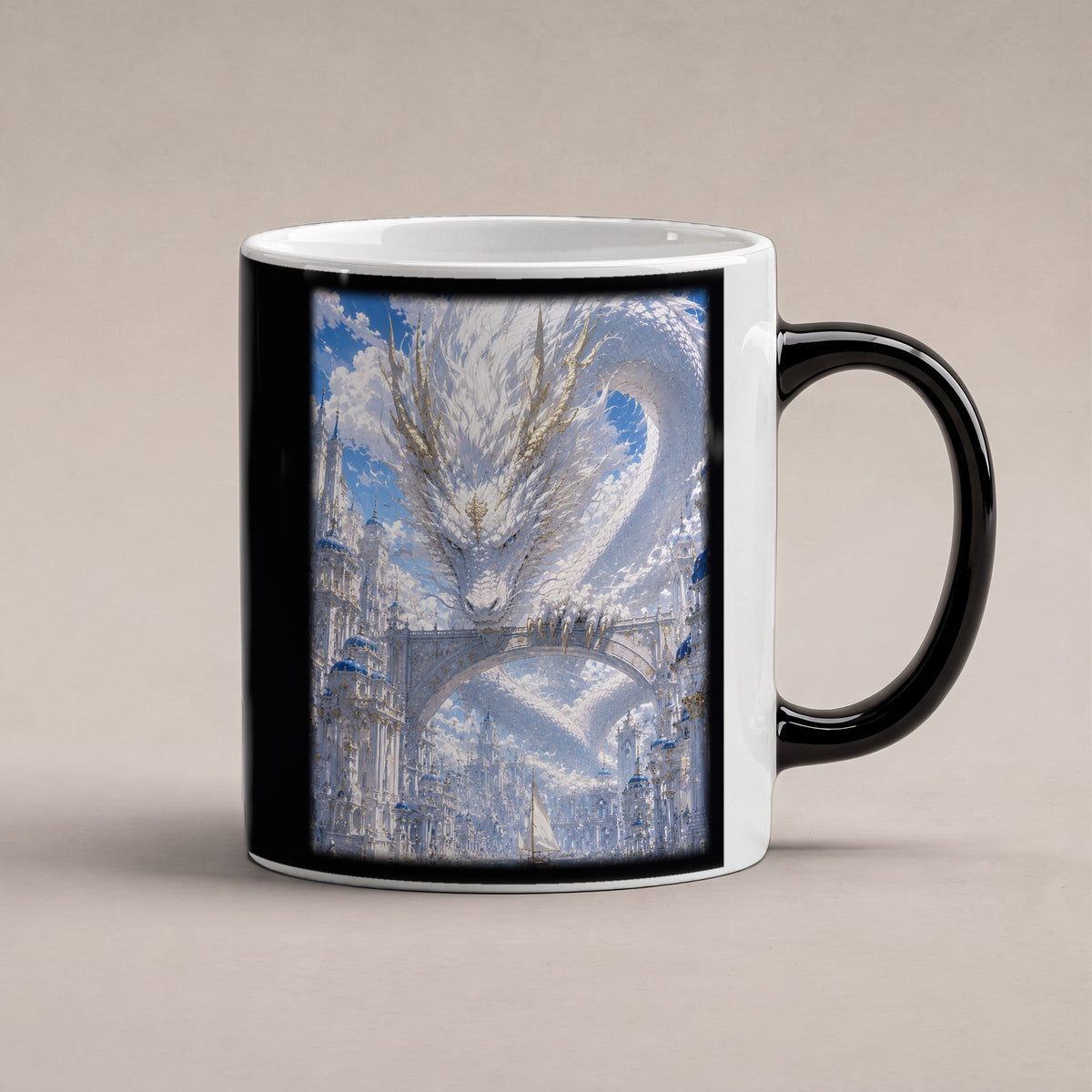 Weiße Drachenstadt – Black Edition Zaubertasse mit Motiv (heiß), freigestellt