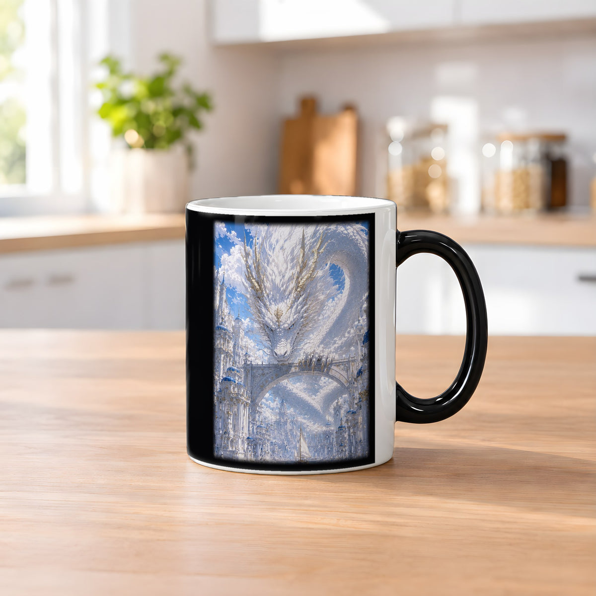 Weiße Drachenstadt – Black Edition Zaubertasse mit Motiv (heiß), auf dem Küchentresen