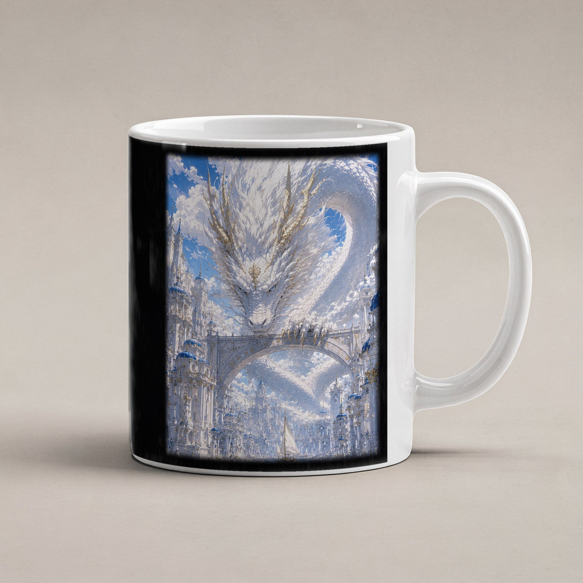 Weiße Drachenstadt – weiße Tasse, freigestellt