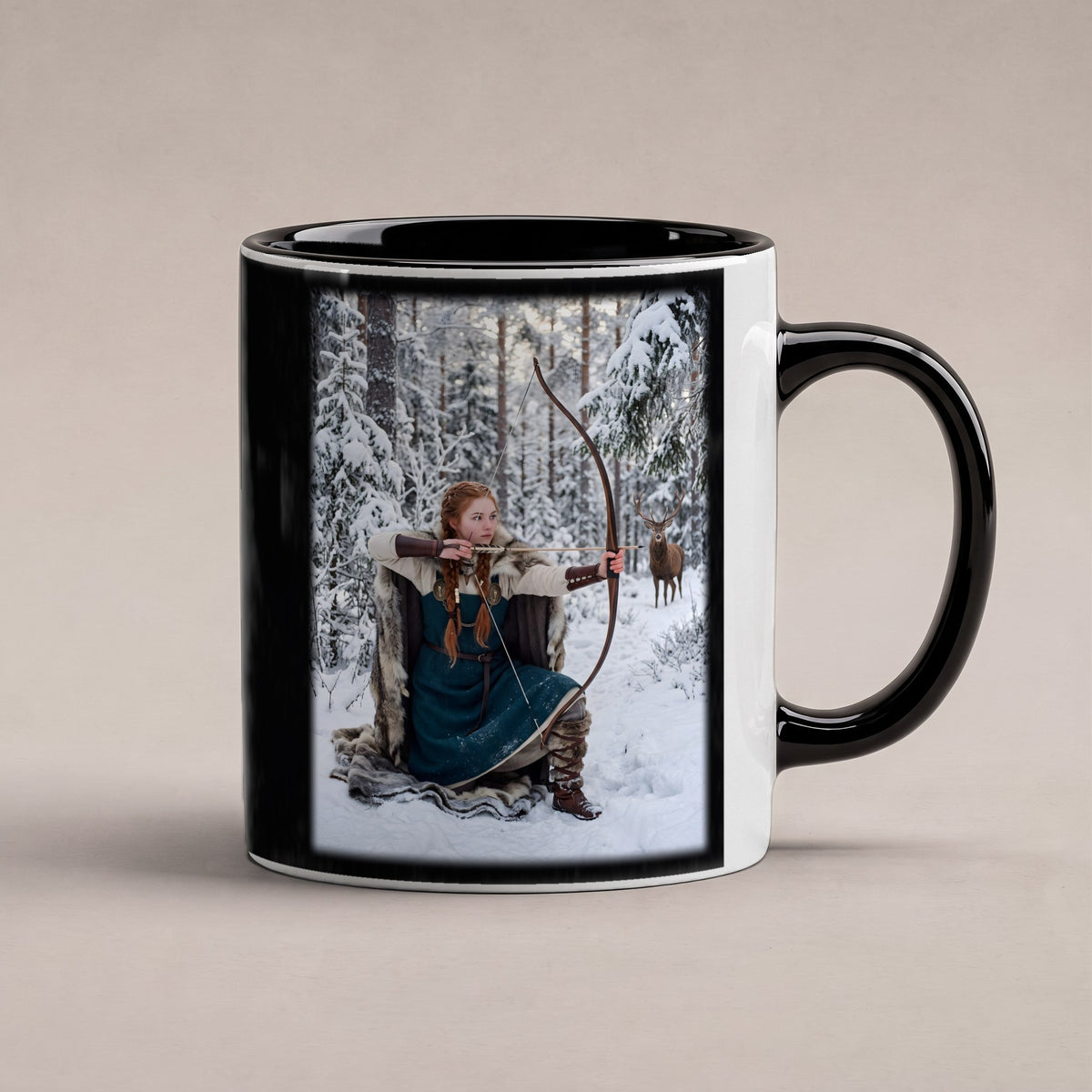 Die Winterjägerin – Tasse innen schwarz, freigestellt