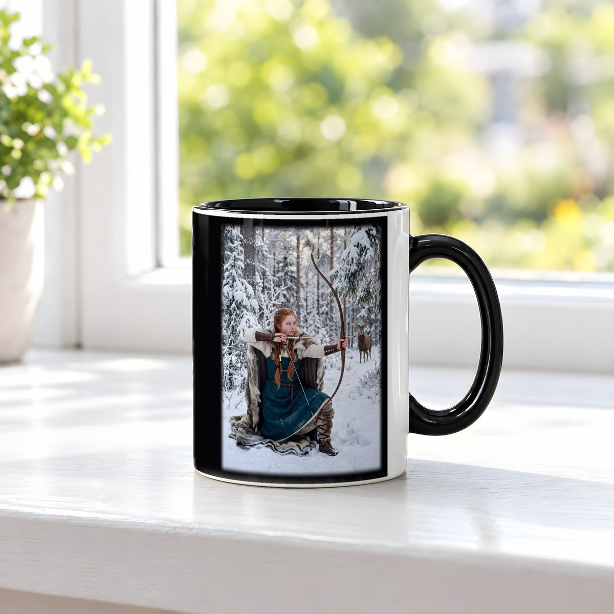 Die Winterjägerin – Tasse innen schwarz, auf der Fensterbank