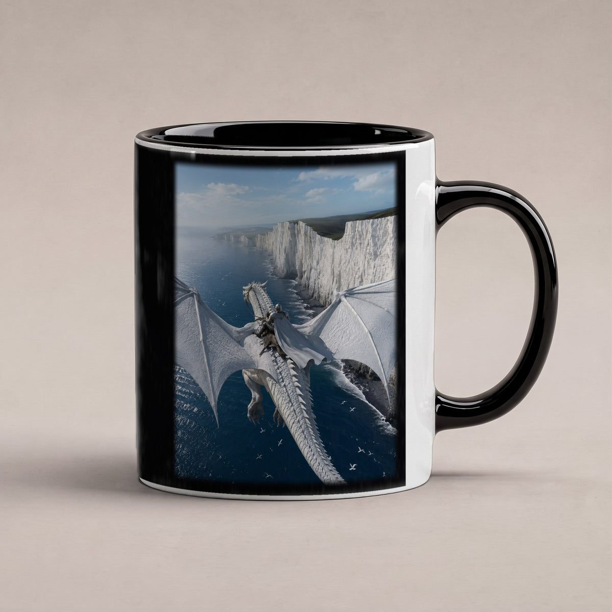 Der Wächter der Klippen – Tasse innen schwarz, freigestellt