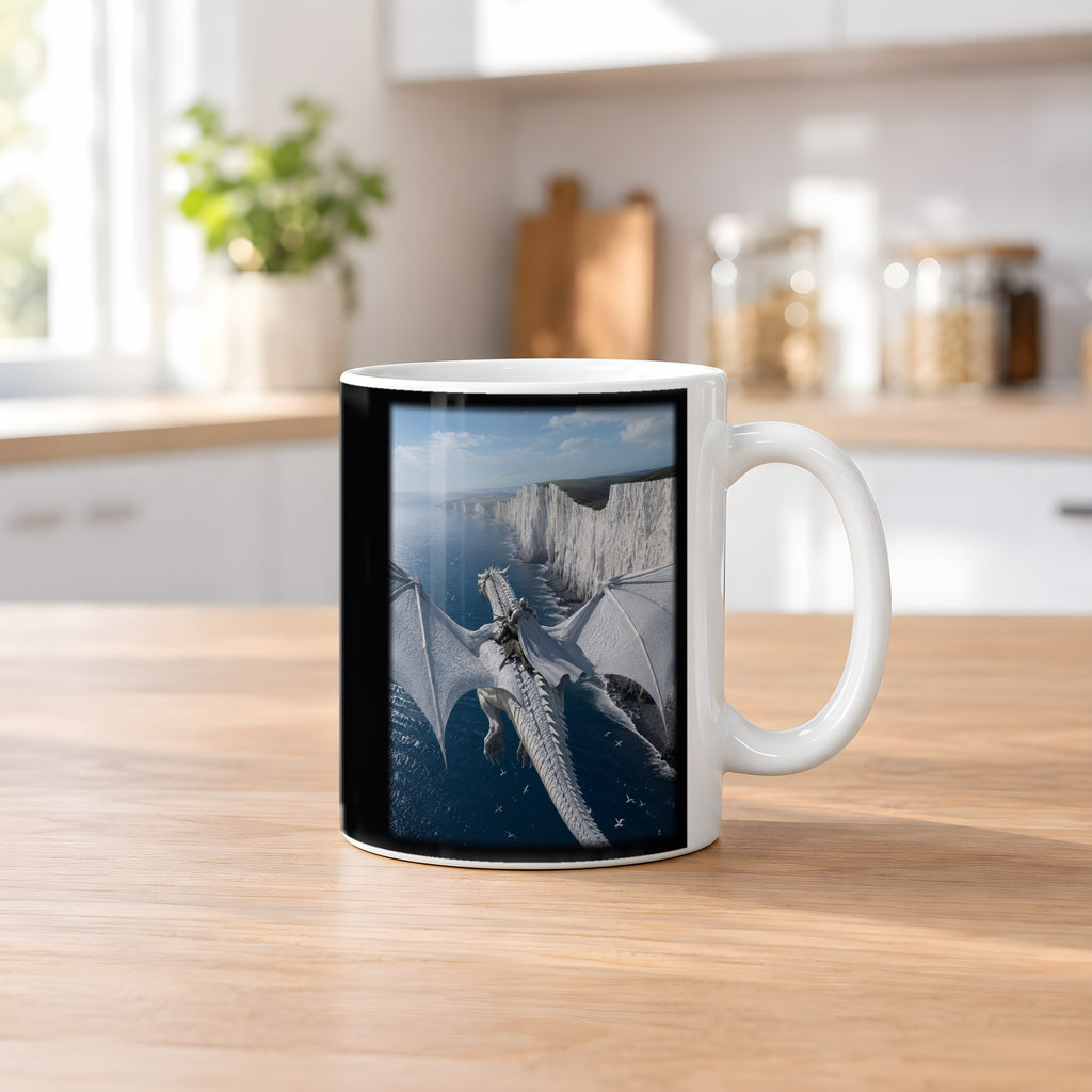 Der Wächter der Klippen – weiße Tasse, auf dem Küchentresen