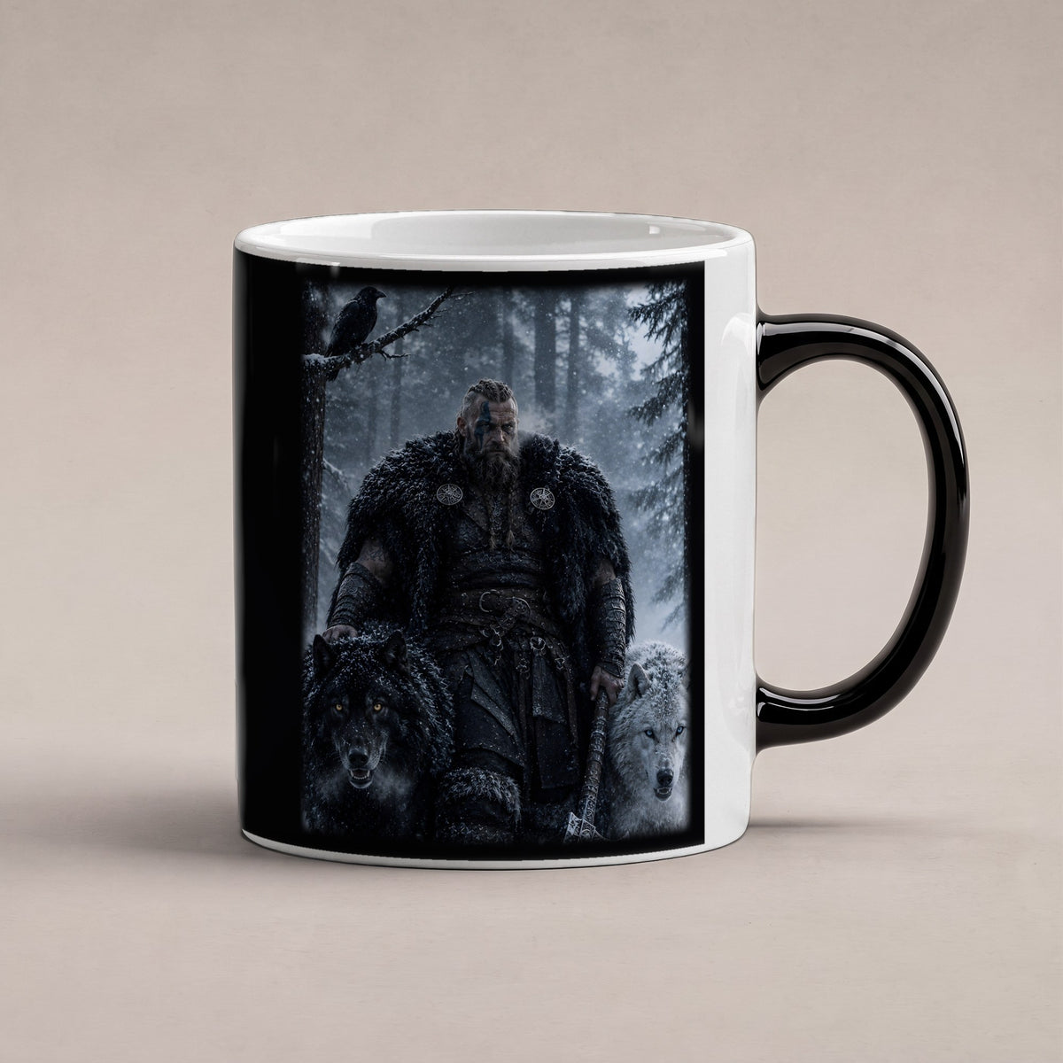 Die Wolfsmeute – Black Edition Zaubertasse mit Motiv (heiß), freigestellt