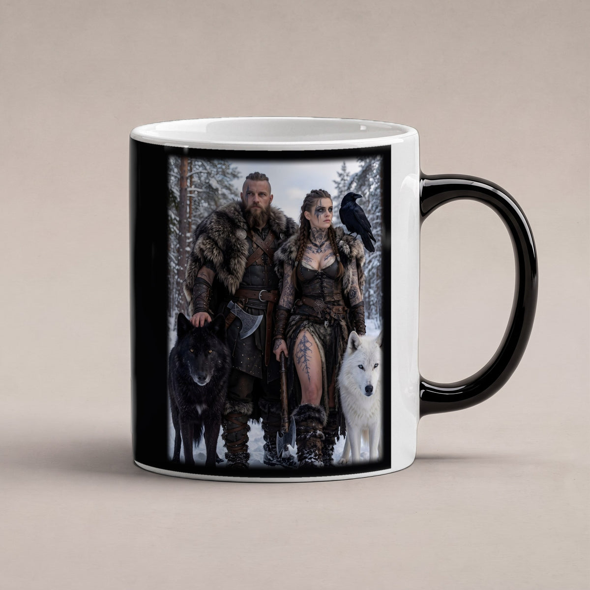 Das Wolfspaar – Black Edition Zaubertasse mit Motiv (heiß), freigestellt