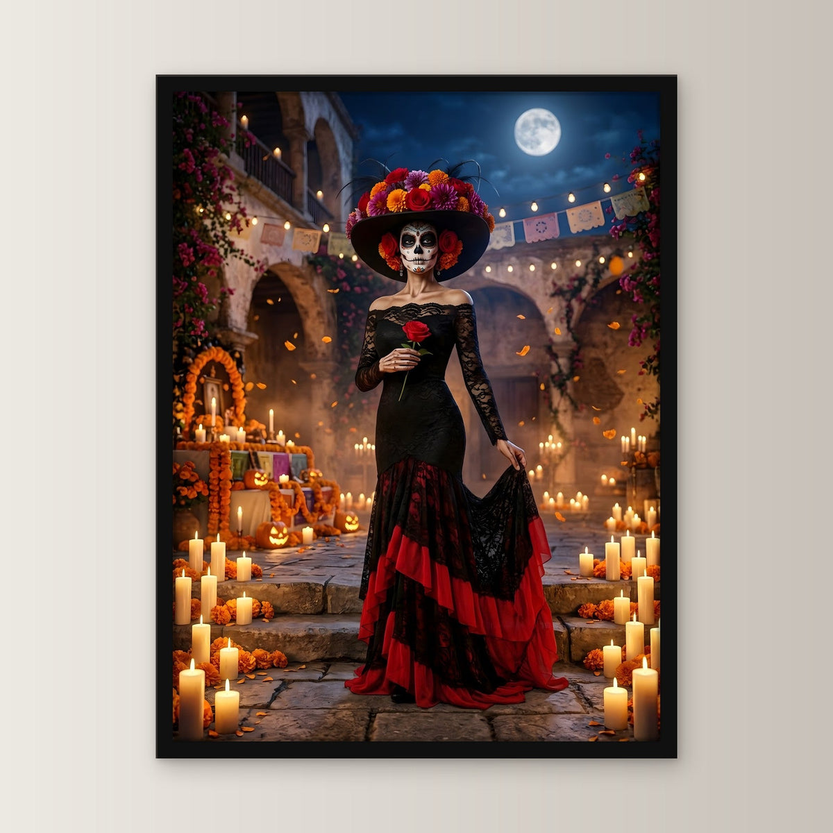 Die Catrina – Frau mit Totenkopf-Schminke und Blumenhut im Hof voller Kerzen und Ringelblumen, im schwarzen Holzrahmen, gerade von vorn an heller Wand