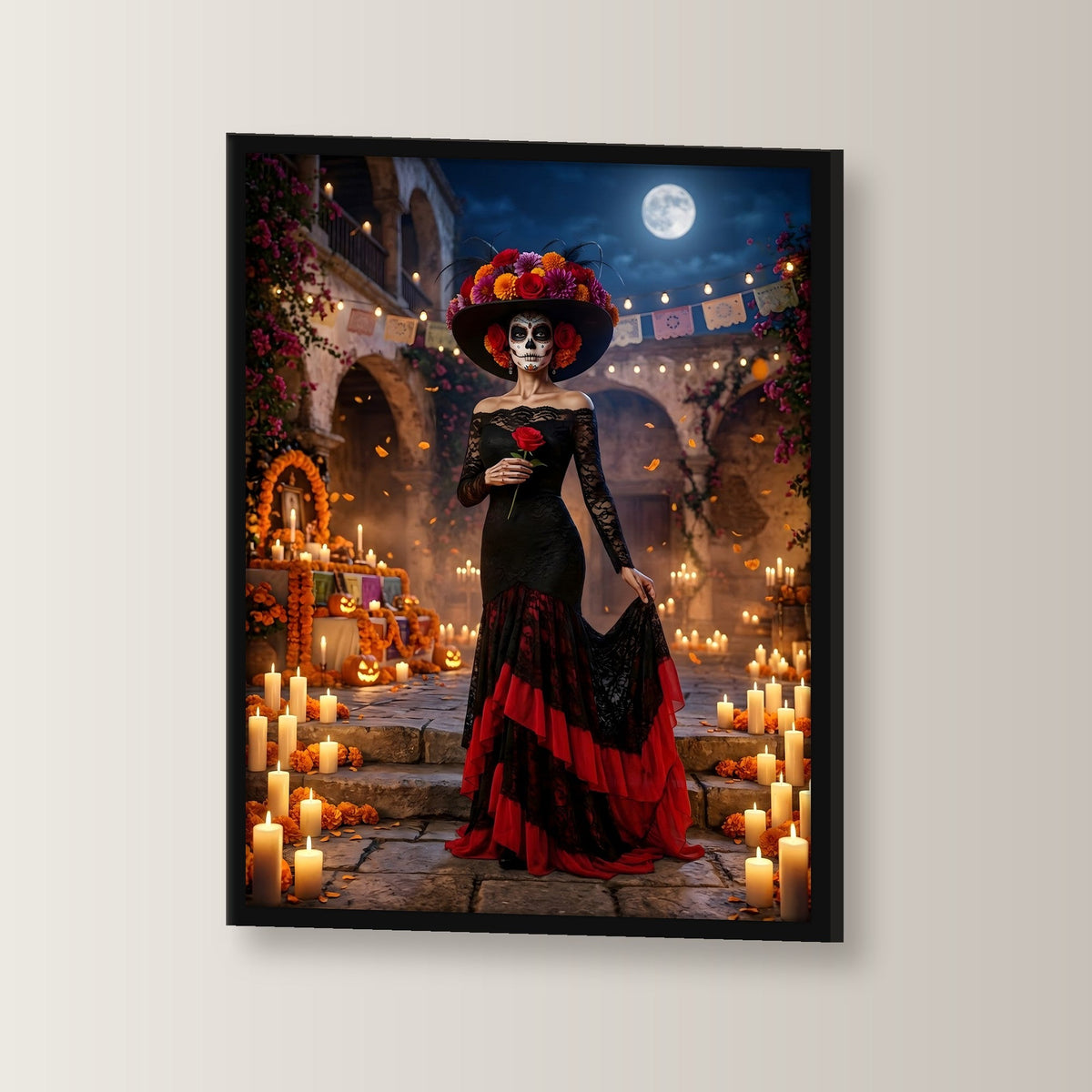 Die Catrina – Frau mit Totenkopf-Schminke und Blumenhut im Hof voller Kerzen und Ringelblumen, im schwarzen Holzrahmen, leicht gedreht an der Wand