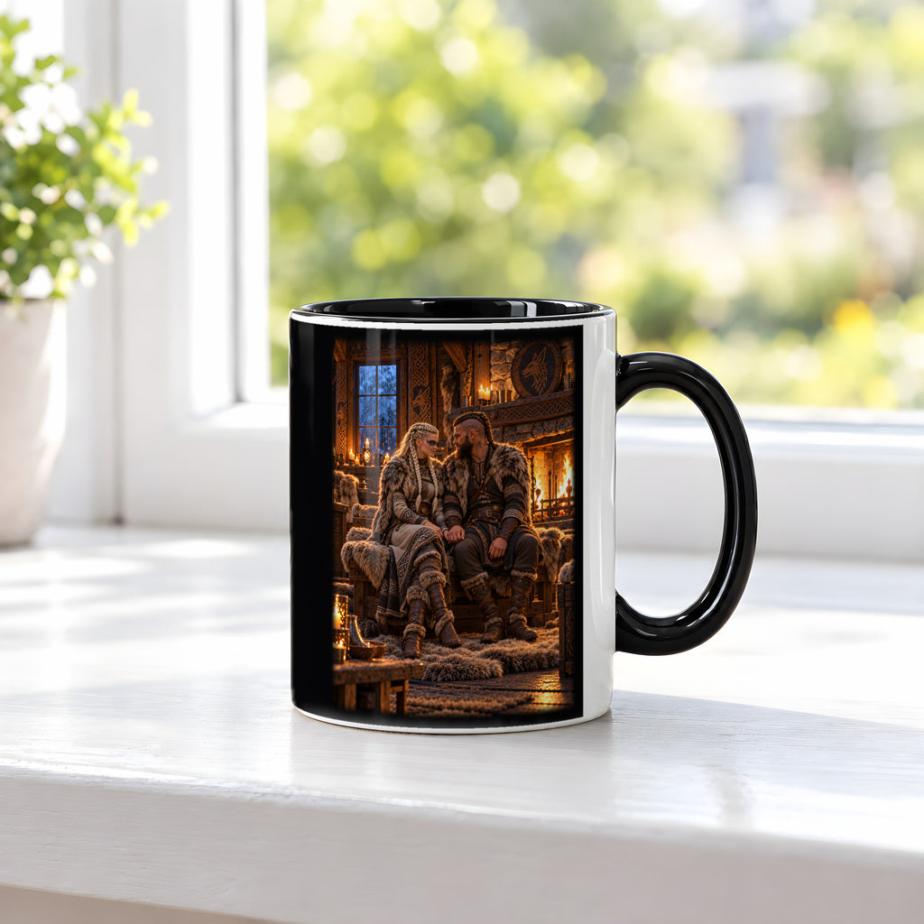Der Kaminabend – Wikingerpaar Hand in Hand am Kamin, Tasse Innen schwarz, auf einer Fensterbank