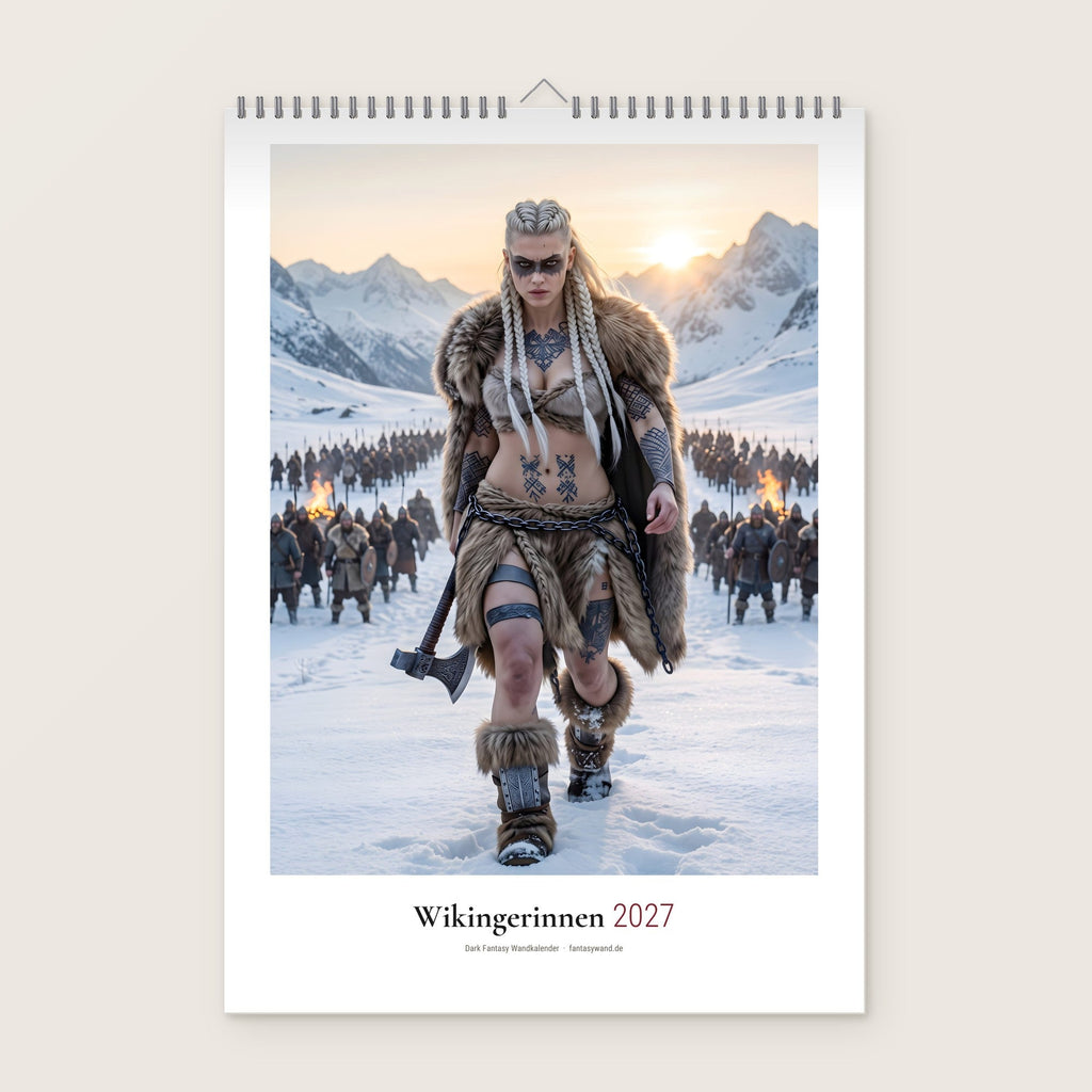 Wikingerinnen Kalender 2027 – Deckblatt, Wandkalender mit Drahtbindung und Aufhänger an heller Wand