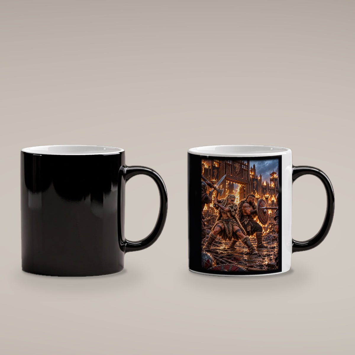Rücken an Rücken – Wikingerpaar Rücken an Rücken vor einer brennenden Festung, Black Edition (Zaubertasse), kalt schwarz und heiß mit sichtbarem Motiv