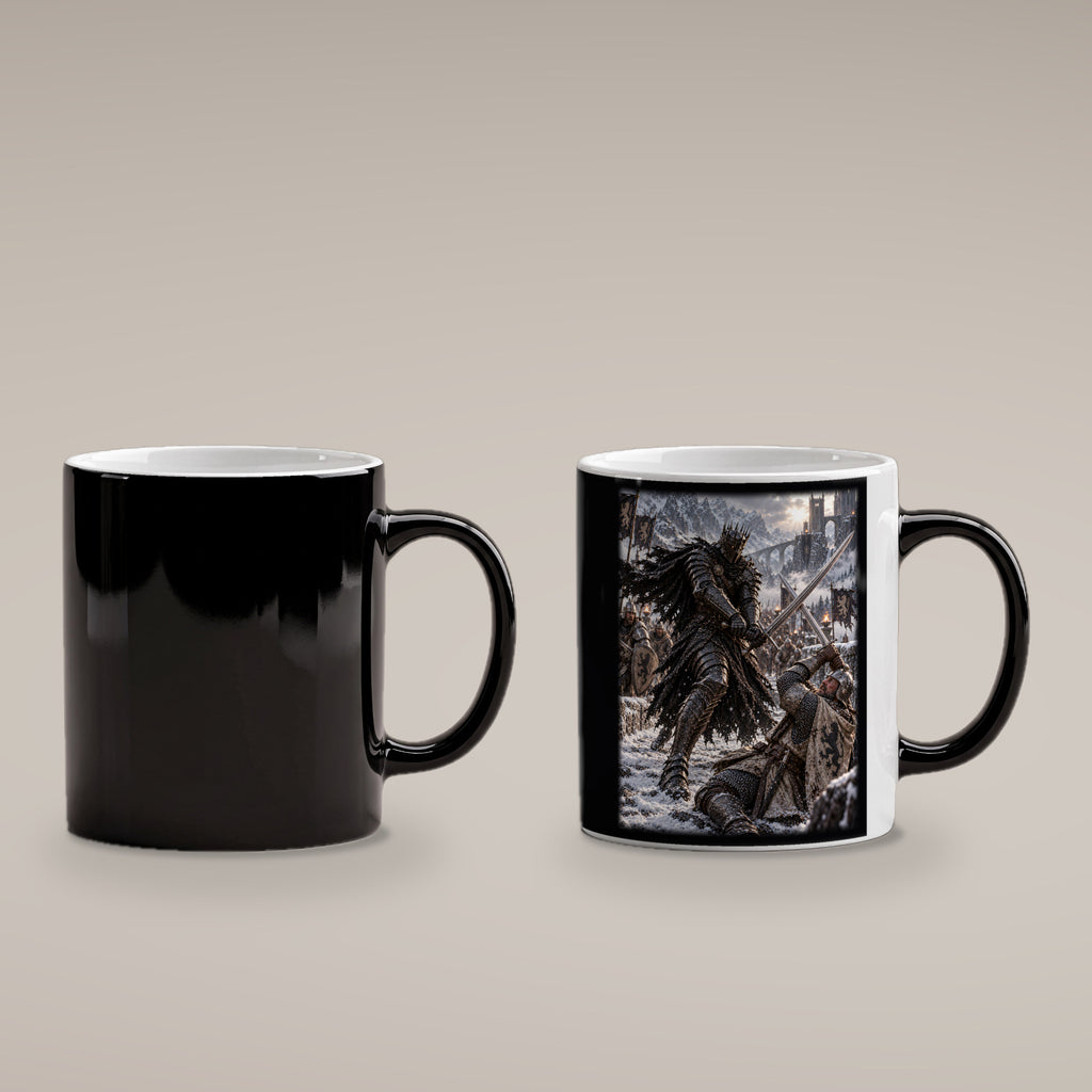 Kronenritter im Schneekampf – Zaubertasse mit sichtbarem Motiv bei Wärme, kalte schwarze und warme bedruckte Tasse im Vergleich