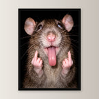 Freche Ratte – Gerahmtes Tierbild. Schwarzer Holzrahmen ohne Passepartout, 30×40 cm, Frontalansicht. KI-Motiv.