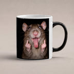 Freche Ratte – Tasse. Zaubertasse: Wärmeeffekt. 1 STUDIO HEISS. KI-Motiv.
