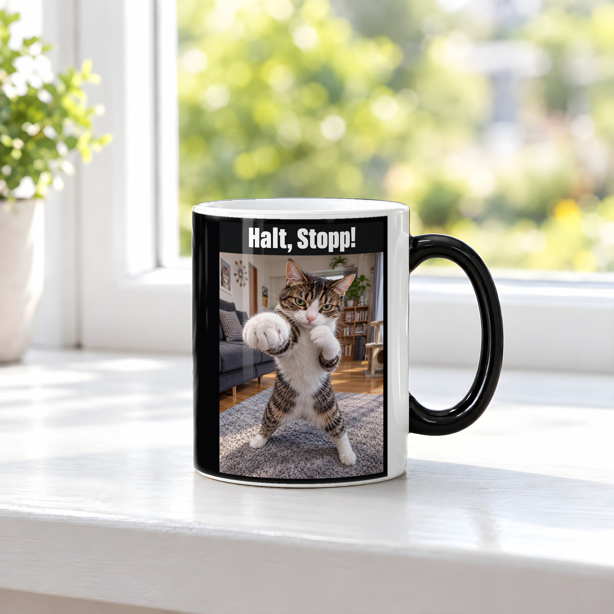 Boxer-Katze – Tasse mit Spruch. Zaubertasse: Wärmeeffekt. 3 FENSTER HEISS. KI-Motiv.
