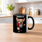 Chihuahua mit Rose – Tasse mit Spruch. Innen schwarz. 2 KUECHE. KI-Motiv.