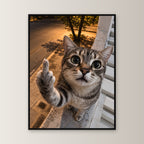 Freche Fensterkatze – Gerahmtes Wandbild. 60×80 cm. 1 FRONTAL. KI-Motiv.
