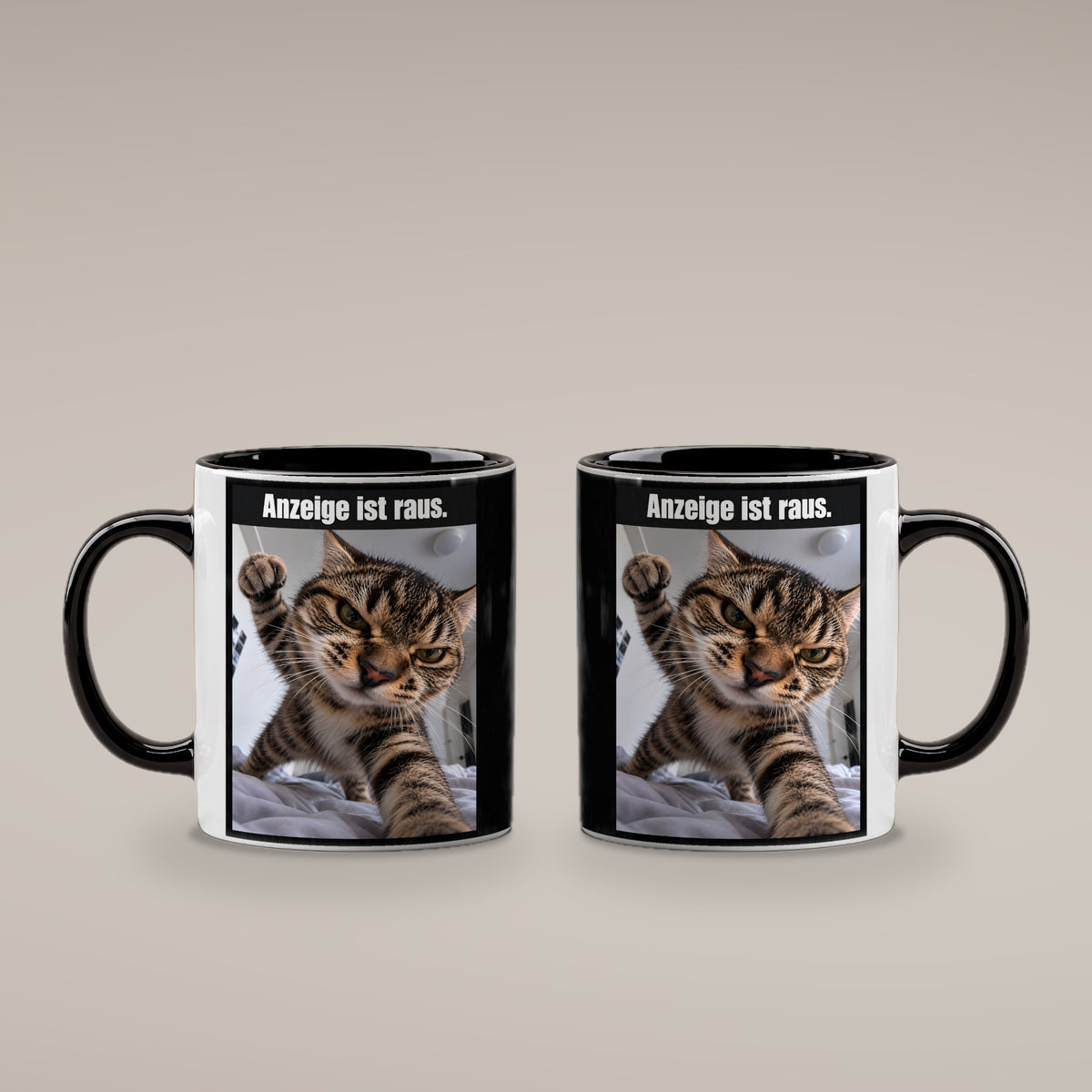 Wütende Bettkatze – Tasse mit Spruch. Innen schwarz. 4 BEIDE SEITEN. KI-Motiv.