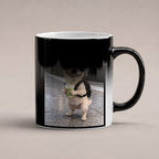 Bahnhof-Chihuahua – Tasse. Zaubertasse: Wärmeeffekt. 6 WAERMEEFFEKT. KI-Motiv.