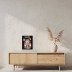 Freche Ratte V2 – Gerahmtes Wandbild mit Spruch. 30×40 cm. 2 RAUM. KI-Motiv.