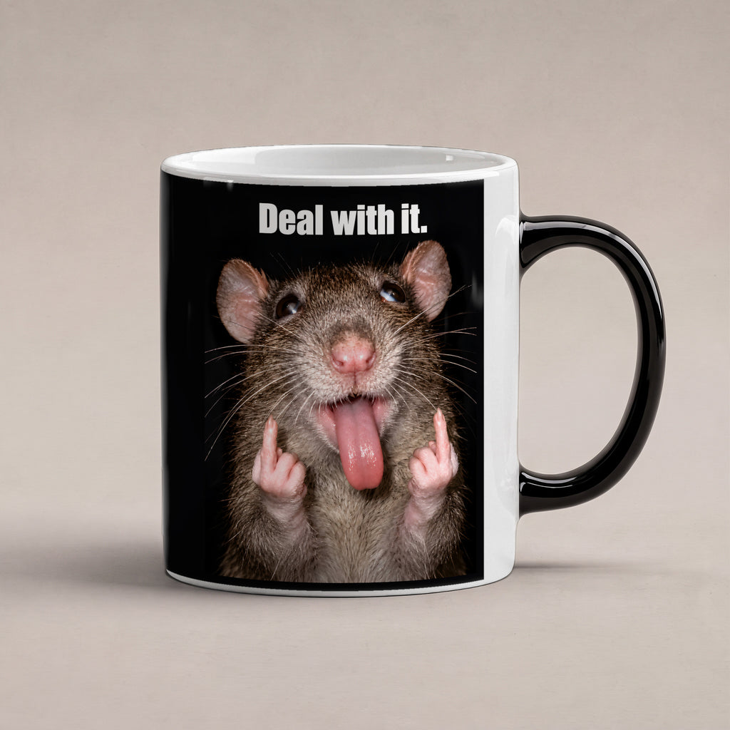 Freche Ratte V2 – Tasse mit Spruch. Zaubertasse: Wärmeeffekt. 1 STUDIO HEISS. KI-Motiv.