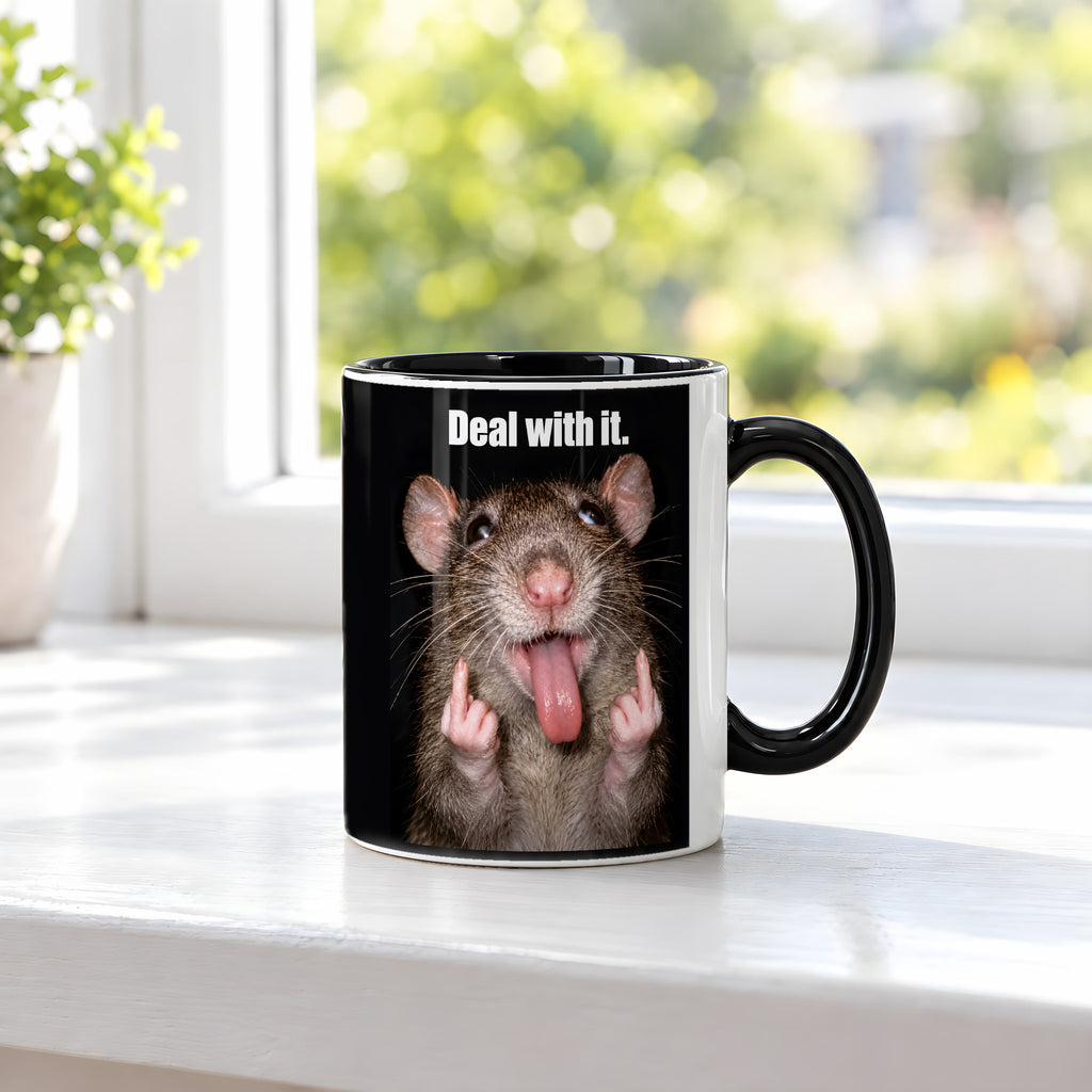 Freche Ratte V2 – Tasse mit Spruch. Innen schwarz. 3 FENSTER. KI-Motiv.