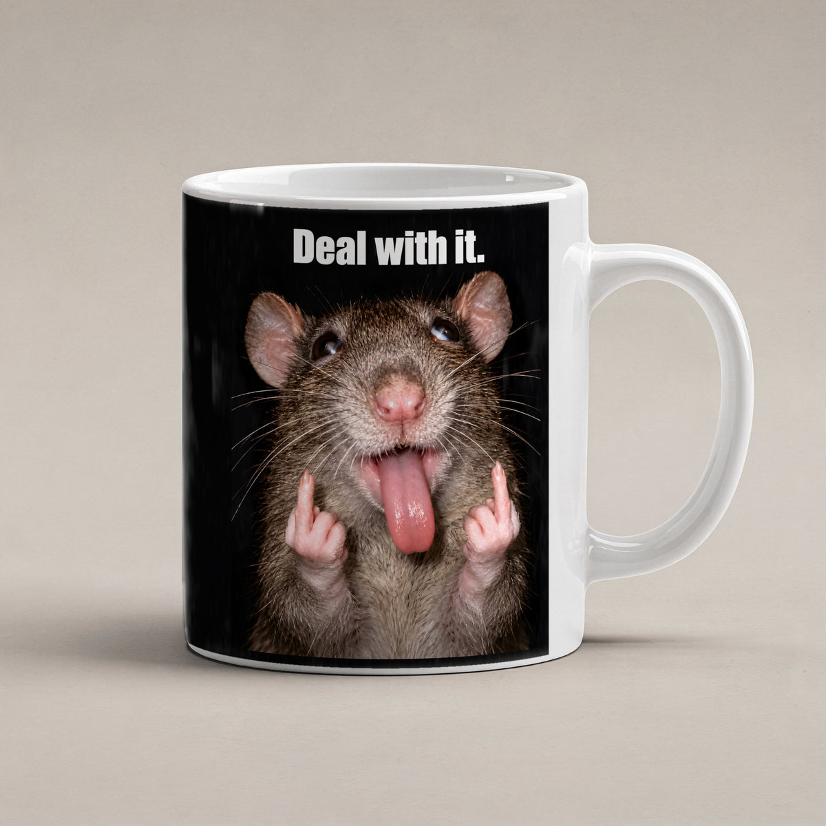 Freche Ratte V2 – Tasse mit Spruch. Weiß. 1 STUDIO. KI-Motiv.