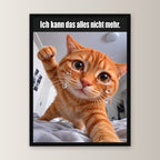 Weinende Katze – Gerahmtes Wandbild mit Spruch. 30×40 cm. 1 FRONTAL. KI-Motiv.