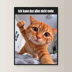 Weinende Katze – Gerahmtes Wandbild mit Spruch. 60×80 cm. 1 FRONTAL. KI-Motiv.