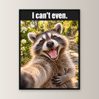 Lachender Waschbär – Gerahmtes Wandbild mit Spruch. 45×60 cm. 1 FRONTAL. KI-Motiv.