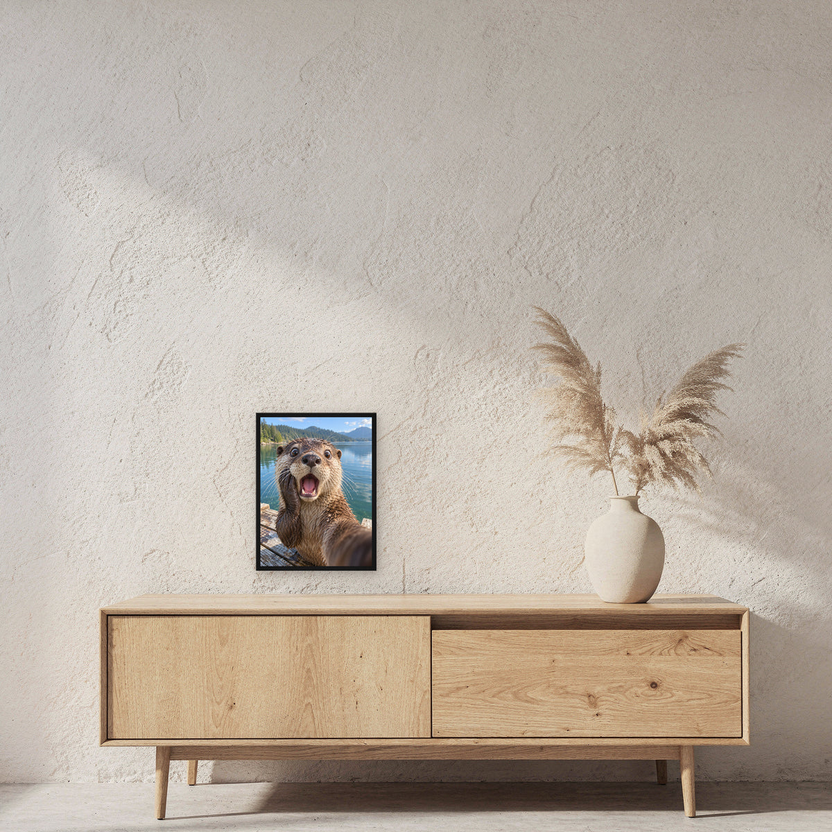 Geschockter Otter – Gerahmtes Wandbild. 30×40 cm. 2 RAUM. KI-Motiv.