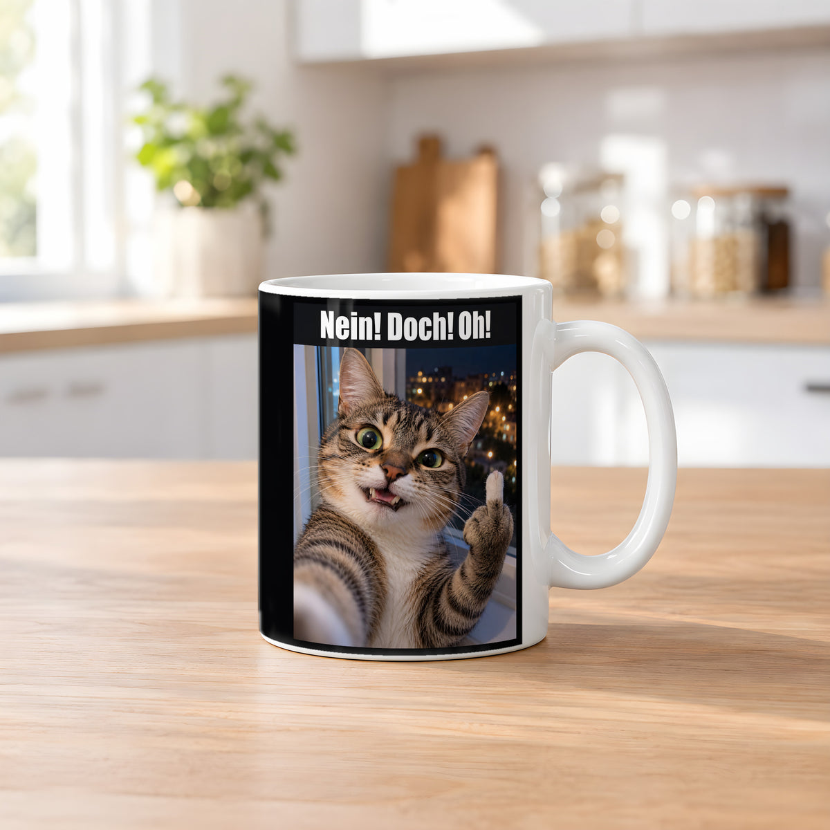Katze mit Mittelfinger – Tasse mit Spruch. Weiß. 2 KUECHE. KI-Motiv.