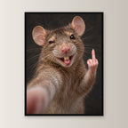 Ratte mit Mittelfinger – Gerahmtes Wandbild. 45×60 cm. 1 FRONTAL. KI-Motiv.