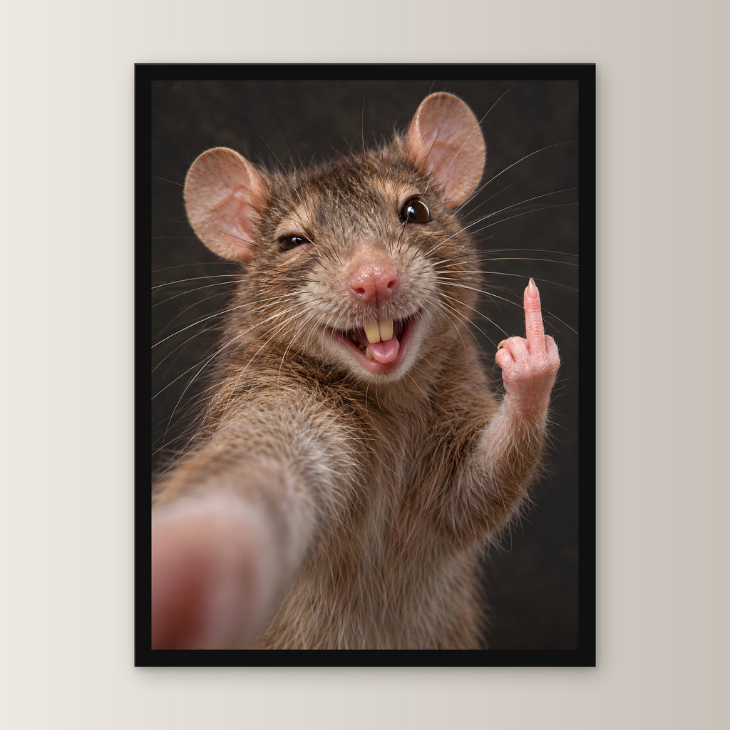 Ratte mit Mittelfinger – Gerahmtes Wandbild. 30×40 cm. 1 FRONTAL. KI-Motiv.