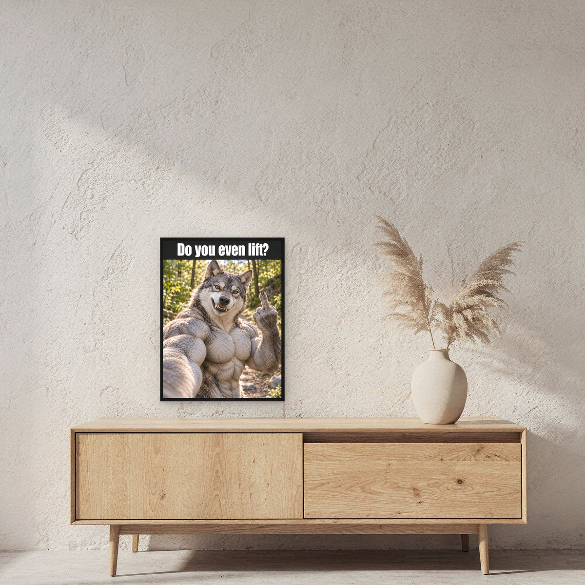 Muskelwolf mit Mittelfinger – Gerahmtes Wandbild mit Spruch. 45×60 cm. 2 RAUM. KI-Motiv.