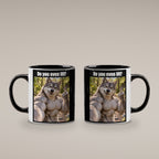 Muskelwolf mit Mittelfinger – Tasse mit Spruch. Innen schwarz. 4 BEIDE SEITEN. KI-Motiv.