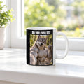 Muskelwolf mit Mittelfinger – Tasse mit Spruch. Weiß. 3 FENSTER. KI-Motiv.