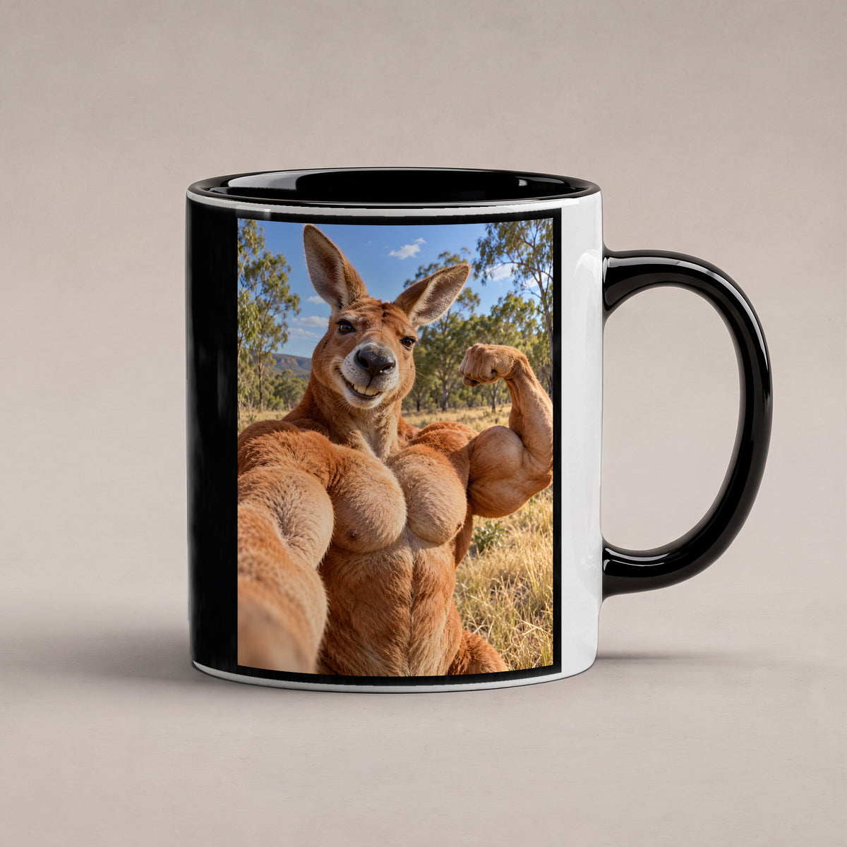 Känguru mit Muskelpose – Tasse. Innen schwarz. 1 STUDIO. KI-Motiv.