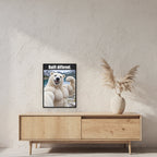 Eisbär mit Muskelpose – Gerahmtes Wandbild mit Spruch. 45×60 cm. 2 RAUM. KI-Motiv.