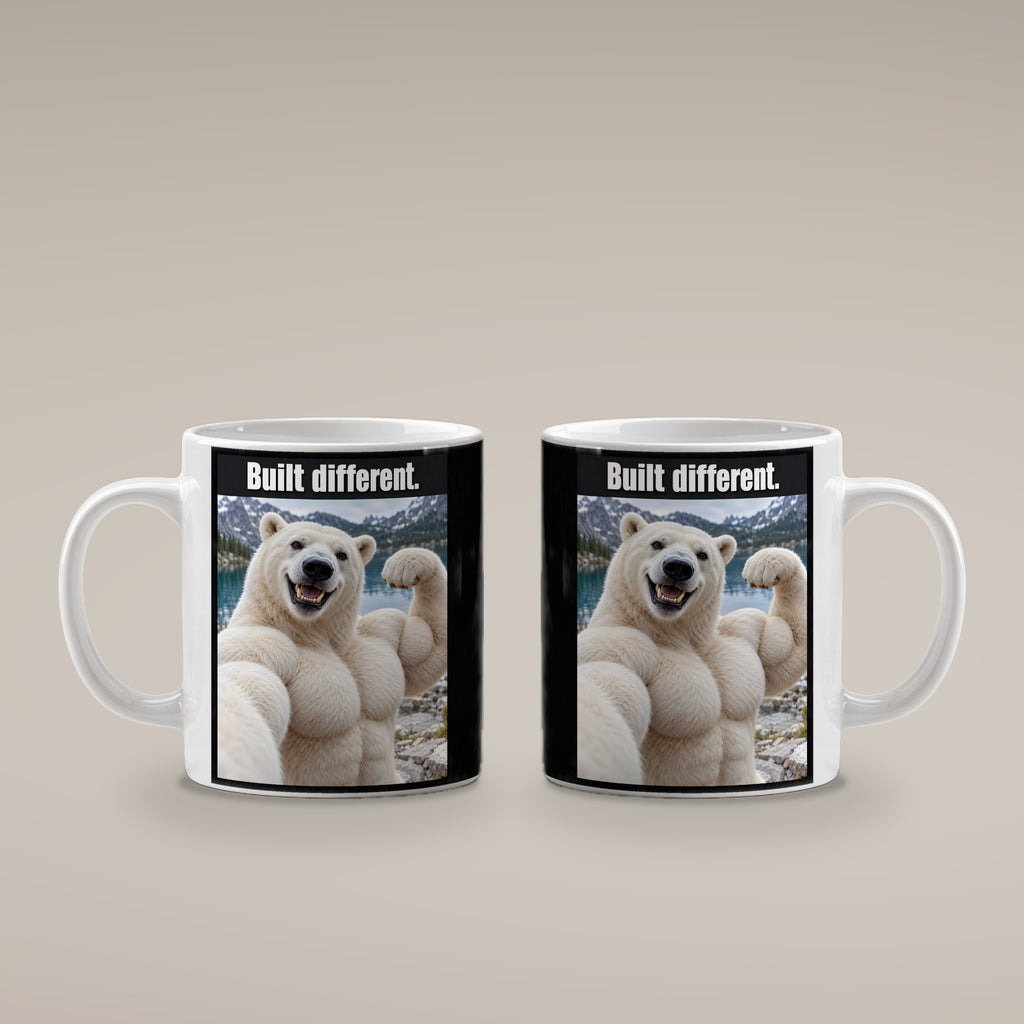 Eisbär mit Muskelpose – Tasse mit Spruch. Weiß. 4 BEIDE SEITEN. KI-Motiv.