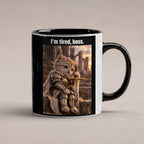 I’m tired, boss. – Tasse. Innen schwarz. 1 STUDIO. KI-Motiv.
