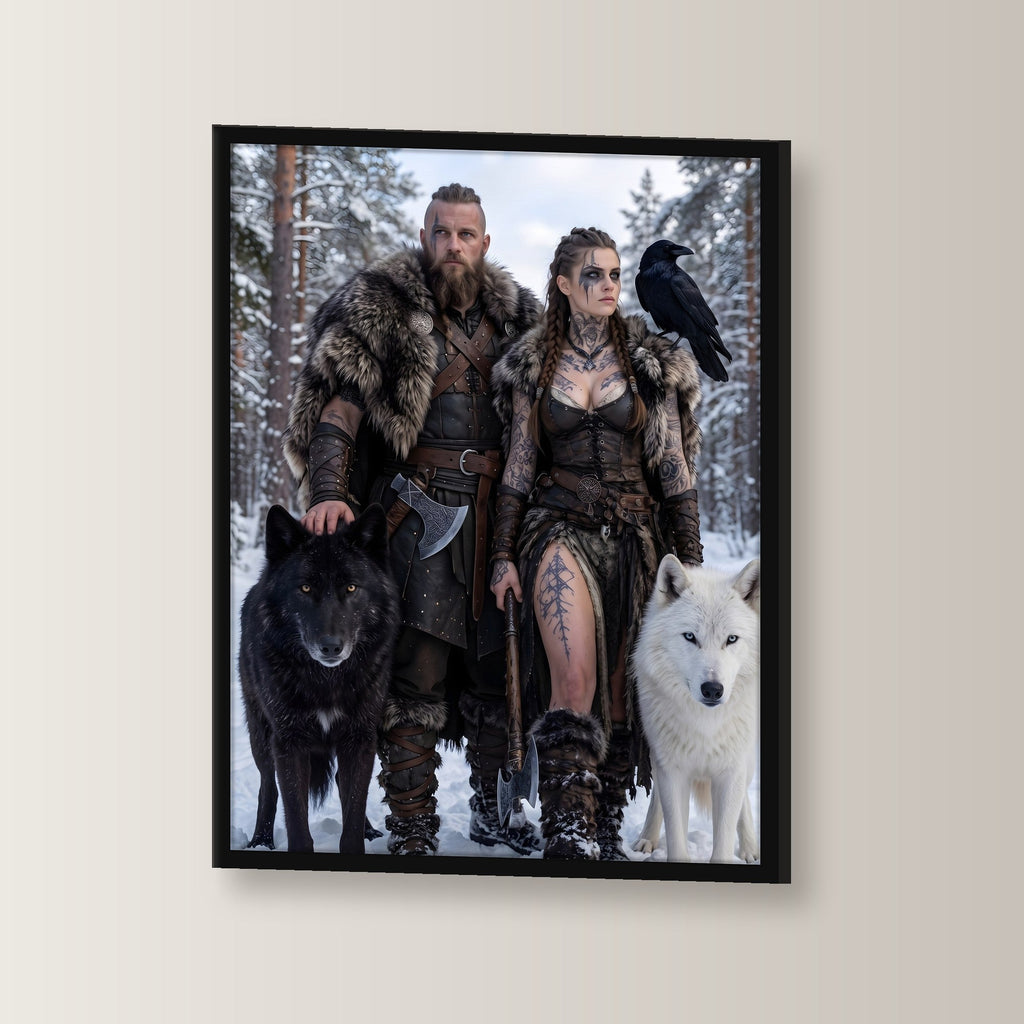 Das Wolfspaar – Wikingerpaar mit schwarzem und weißem Wolf im Schnee, im schwarzen Holzrahmen, leicht gedreht an der Wand