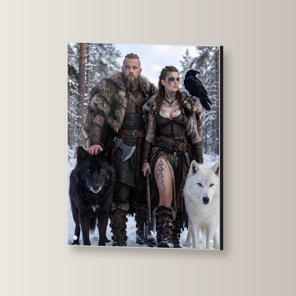 Das Wolfspaar – Wikingerpaar mit schwarzem und weißem Wolf im Schnee, auf Acrylglas mit Abstandshaltern, leicht gedreht an der Wand