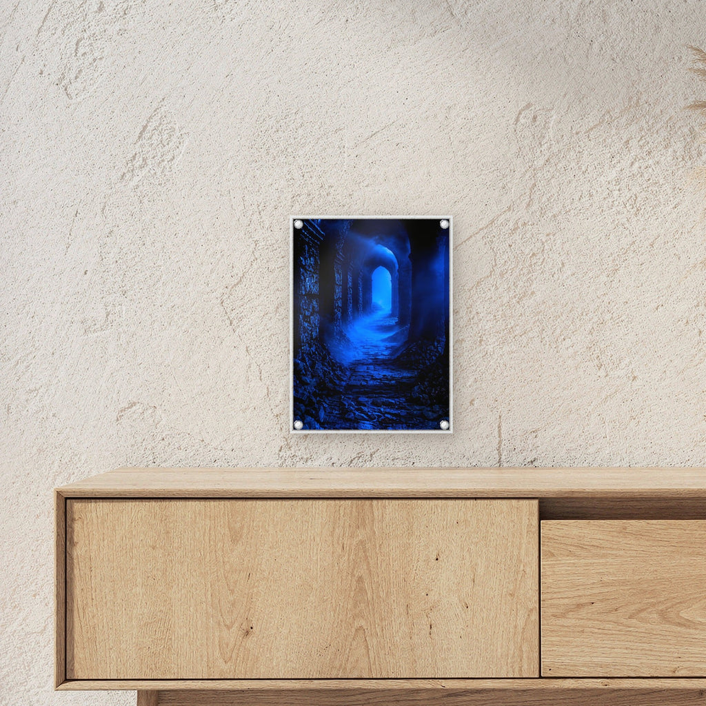 Dark-Fantasy Acrylglasbild auf Acrylglas mit Edelstahl-Abstandshaltern ueber einem Sideboard, zeigt die Groesse im Raum