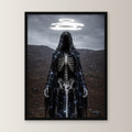 Dark-Fantasy Poster gerahmt im schwarzen Holzrahmen, gerade von vorn an heller Wand
