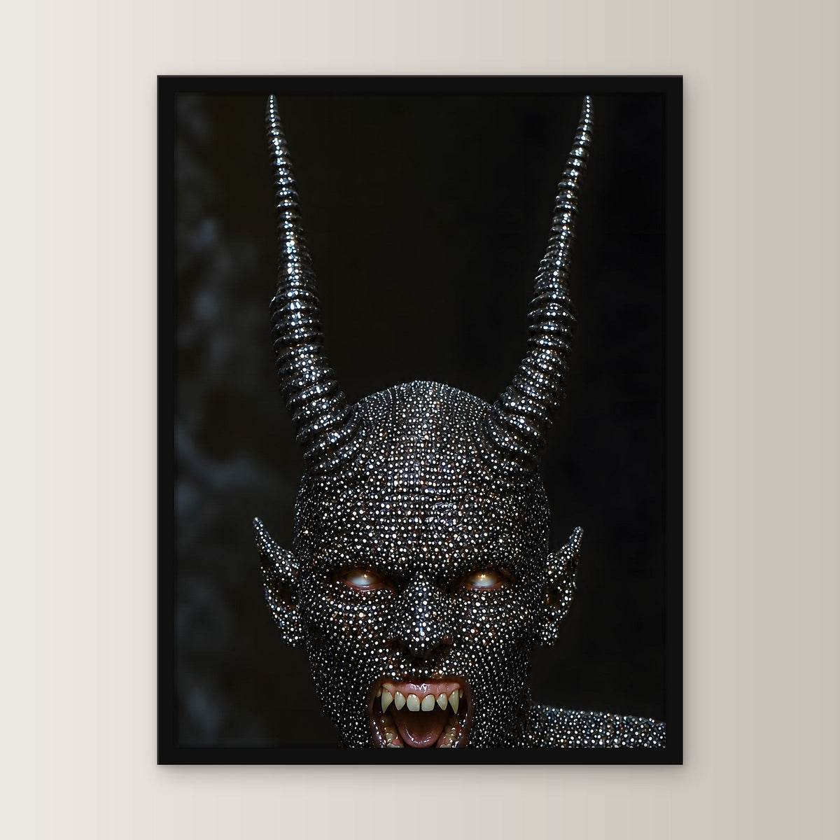 Dark Fantasy Wandbild gerahmt | Dämon Gothic Poster Deko im schwarzen Holzrahmen, gerade von vorn an heller Wand