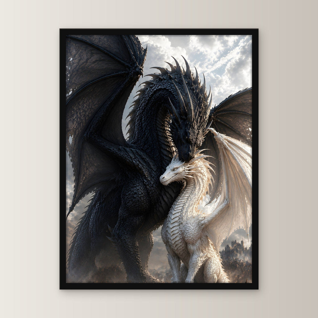 Schwarzer und weißer Drache eng beieinander, Fantasy Wandbild gerahmt im schwarzen Holzrahmen, gerade von vorn an heller Wand