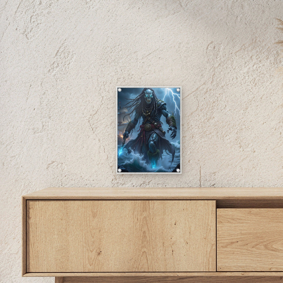Geisterpirat mit Blitz und blauem Speer, Dark Fantasy Acrylglasbild auf Acrylglas mit Edelstahl-Abstandshaltern ueber einem Sideboard, zeigt die Groesse im Raum